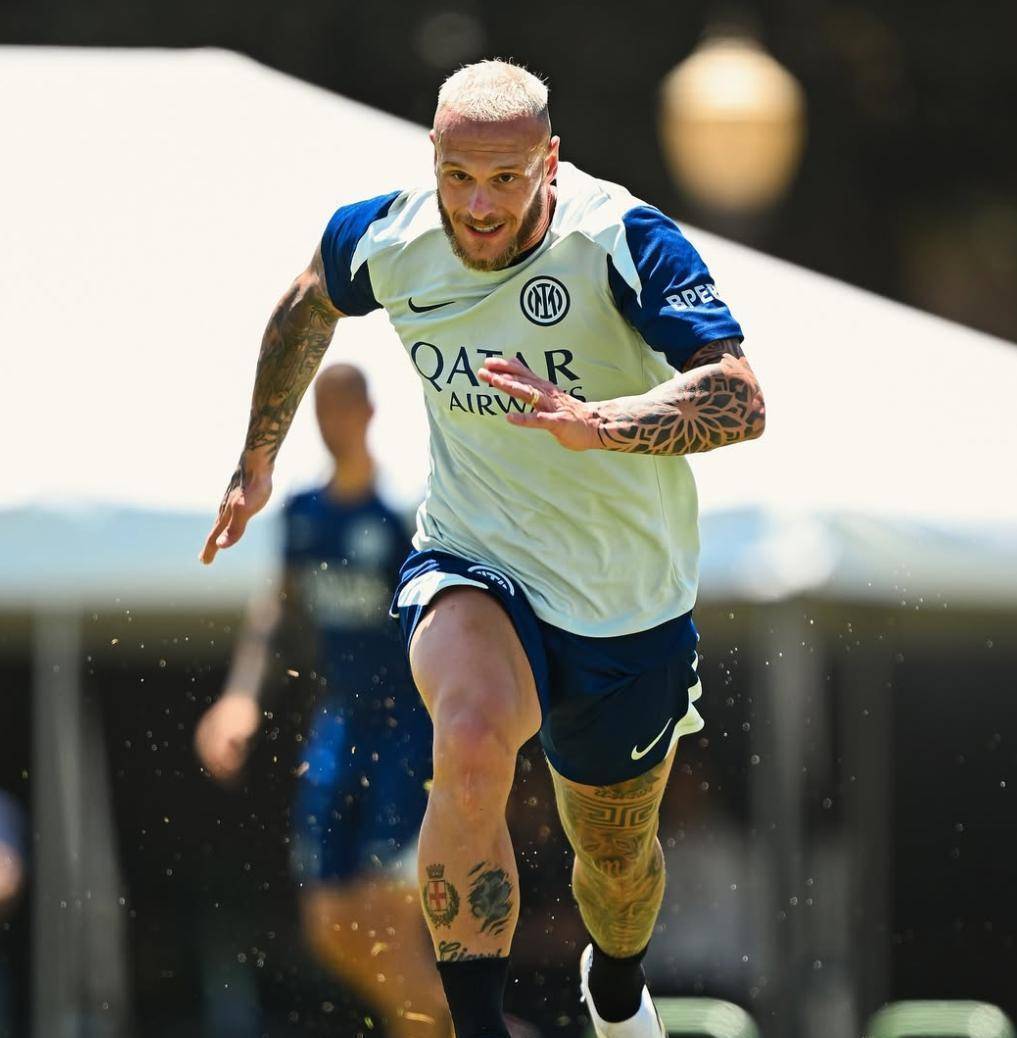 国际比赛日萨克拉门托国王备战欧冠，主帅复盘细节曝光，媒体盛赞，赛程密集仍需轮换的简单介绍